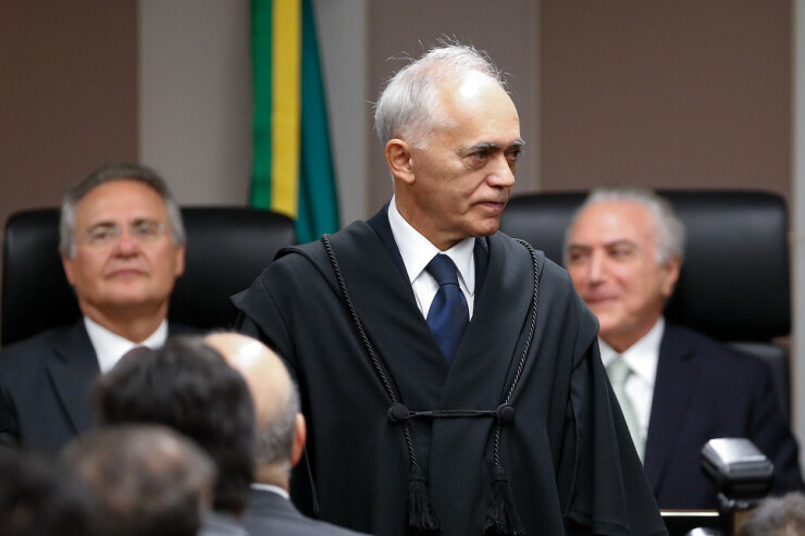 Renan Tenta Convencer Carreiro A Ficar No Tcu O Bastidor